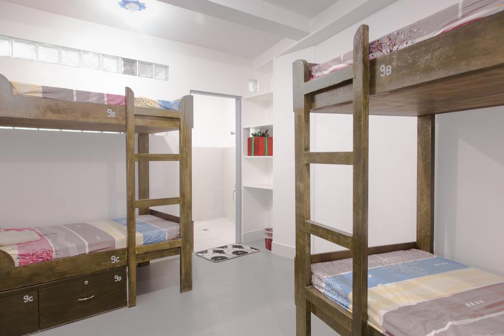 Lokal Hostel San Pedro Makati Værelse billede