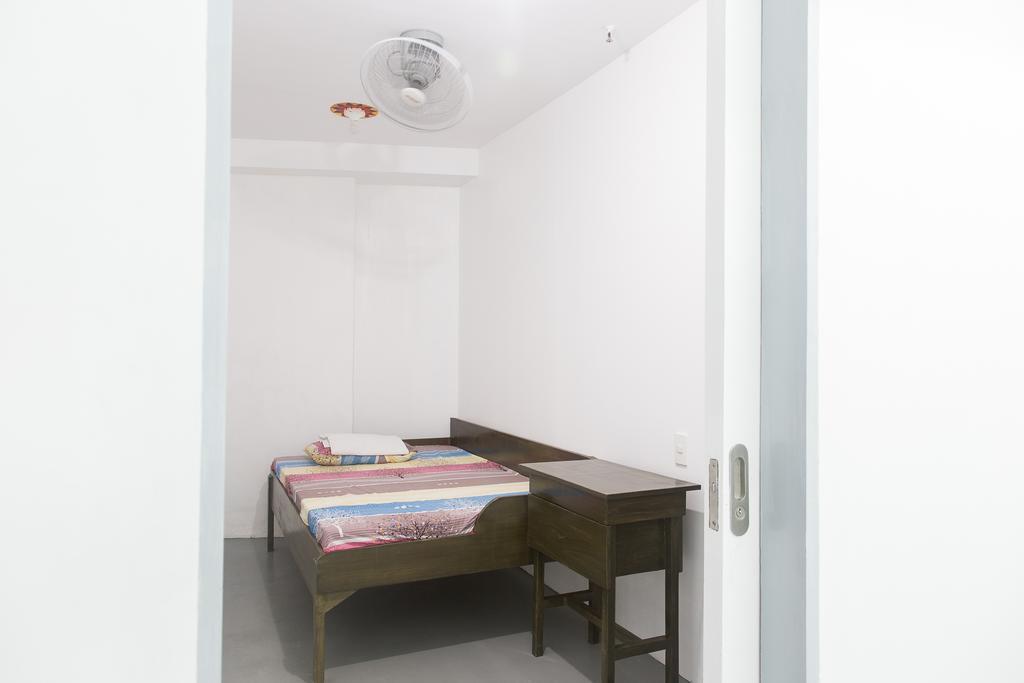Lokal Hostel San Pedro Makati Værelse billede