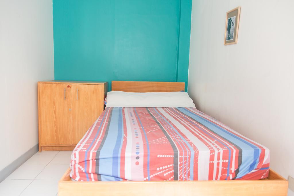 Lokal Hostel San Pedro Makati Værelse billede