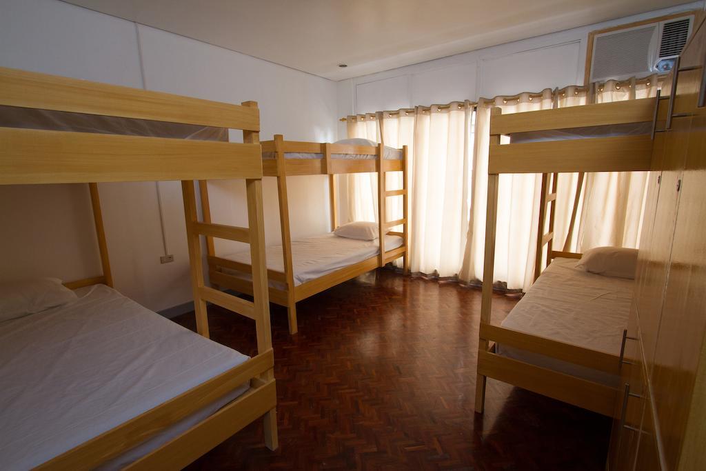 Lokal Hostel San Pedro Makati Værelse billede
