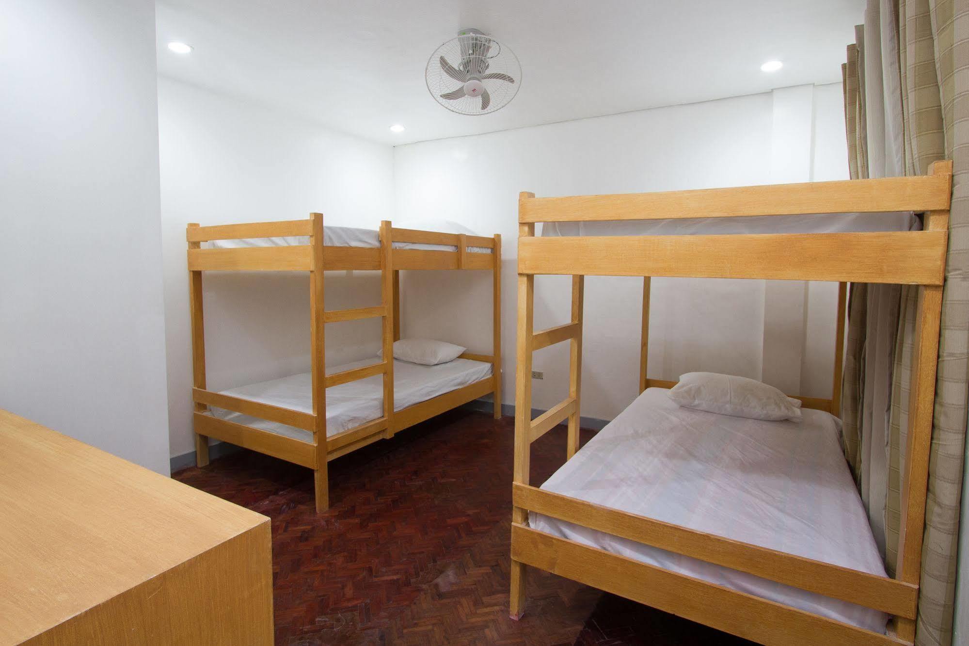 Lokal Hostel San Pedro Makati Eksteriør billede