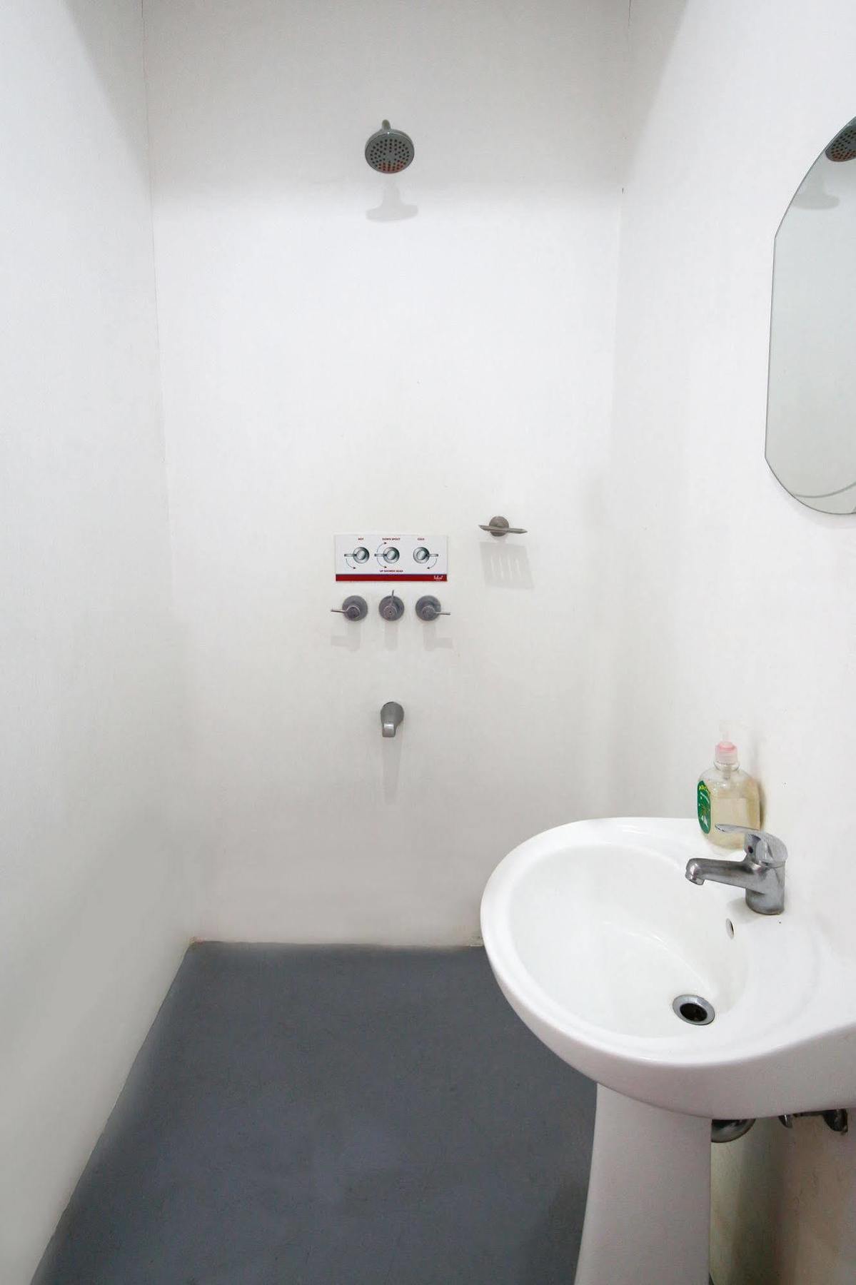 Lokal Hostel San Pedro Makati Eksteriør billede
