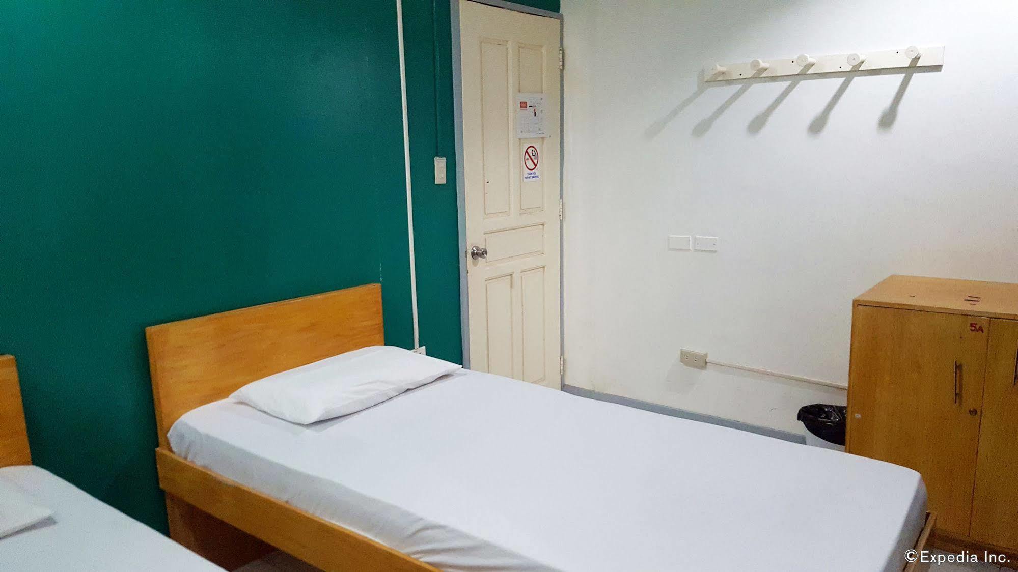 Lokal Hostel San Pedro Makati Eksteriør billede